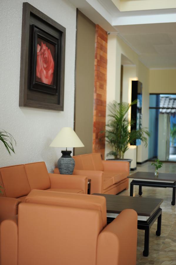 Hotel Sofia Juanda Surabaya Sidoarjo Luaran gambar