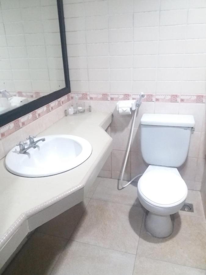 Hotel Sofia Juanda Surabaya Sidoarjo Luaran gambar